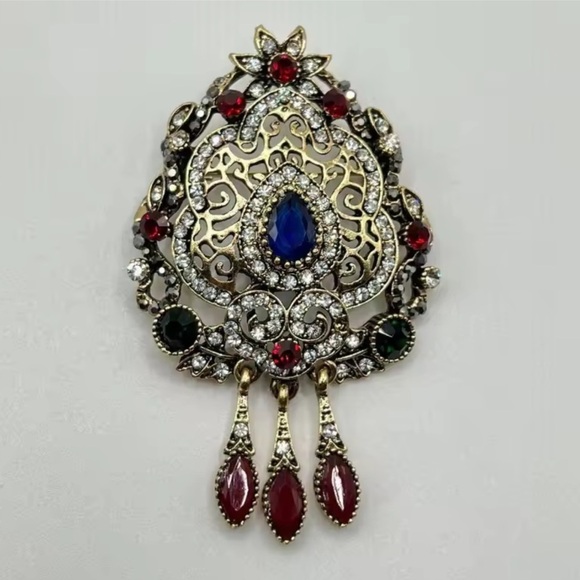 Vintage Baroque Queen Crystal Elegant Brooch - Picture 5 of 9